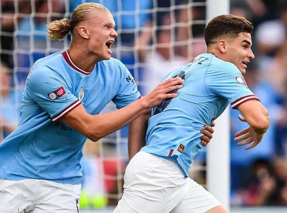 西亚卡姆回归赛场，挺进下一轮首场状态亮眼，TES观众沸腾！